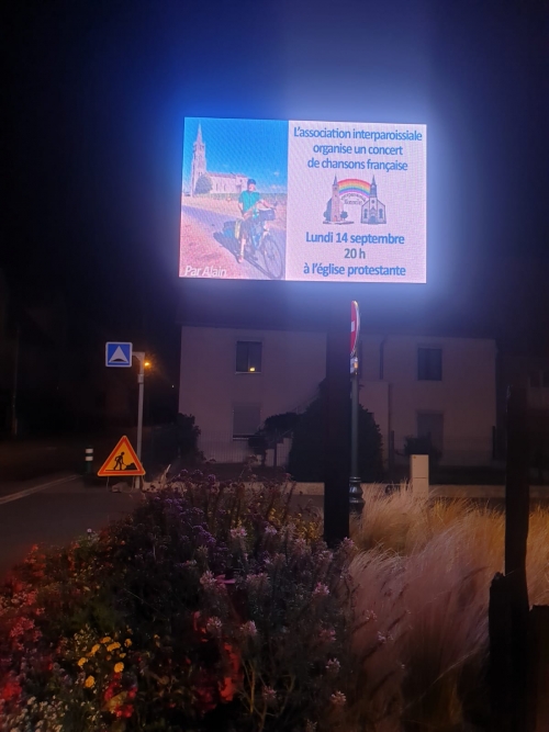 J18 Concert de chansons françaises à l'église protestante.