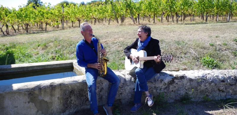 Hélène et Alain dans les vignes